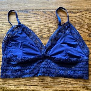 Women’s Medium navy lace bralette